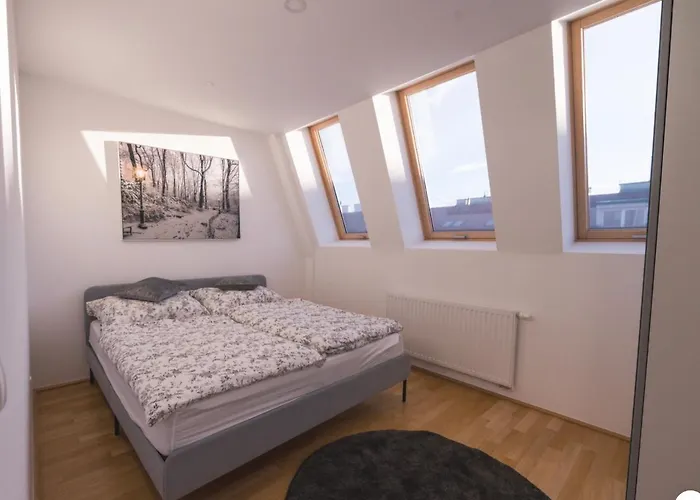 Sunny Penthouse L T44 Apartman *